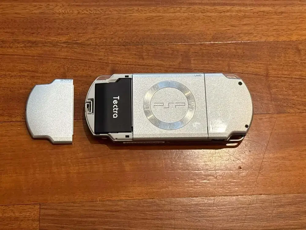 Sony PSP 2000 Slim Silver Console Works UMD Drive Not Working Parts Repair OEM